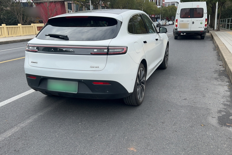 鸿蒙智行 问界M5 2022款 增程四驱旗舰版车身外观6006