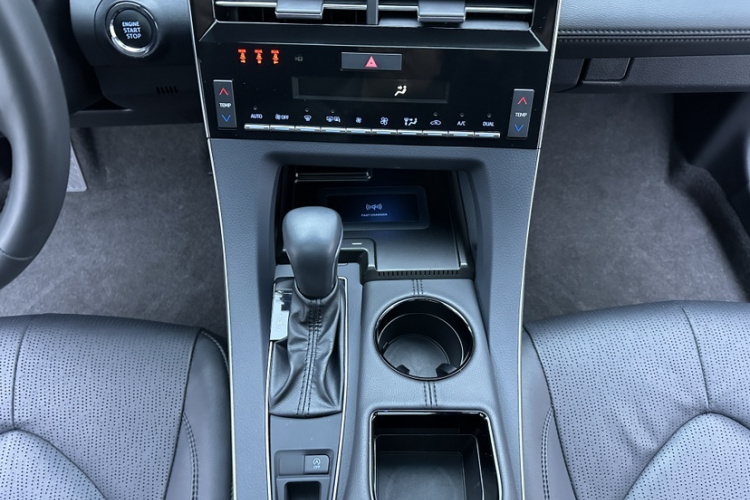 丰田 亚洲龙 2019款 2.0L 豪华版 国VI局部细节18