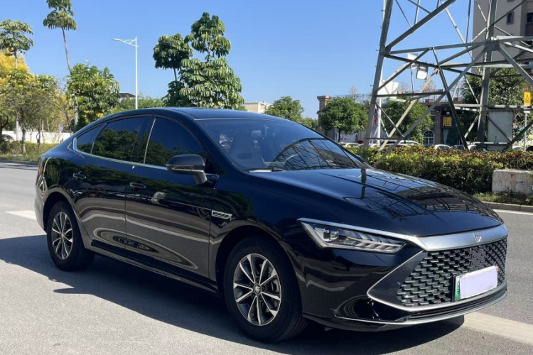 比亚迪 秦PLUS 2023款 冠军版 DM-i 55KM领先型车身外观6004