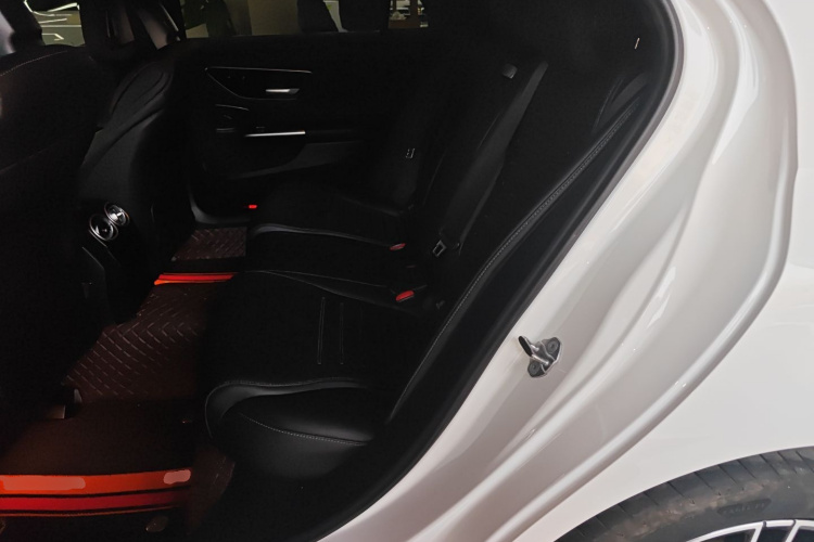 奔驰C级 2022款 改款 C 260 L 运动版中控内饰7004