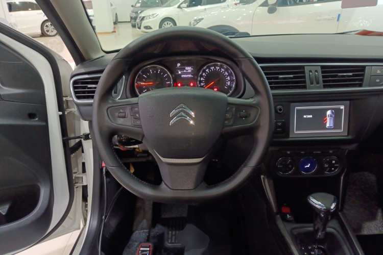 雪铁龙C3-XR 2015款 1.6THP 自动旗舰型中控内饰13