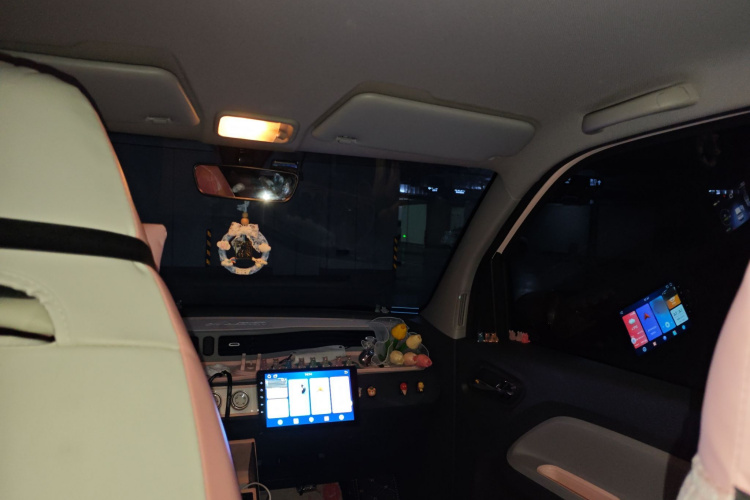 五菱汽车 宏光MINIEV 2022款 马卡龙臻享款 三元锂中控内饰22