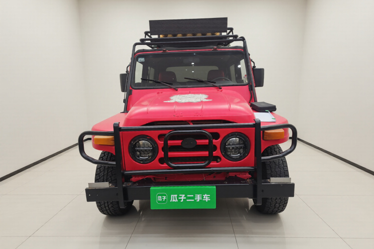 BAW北汽制造 212经典 2016款 2.0L 方门 四驱豪华型 国V车身外观2