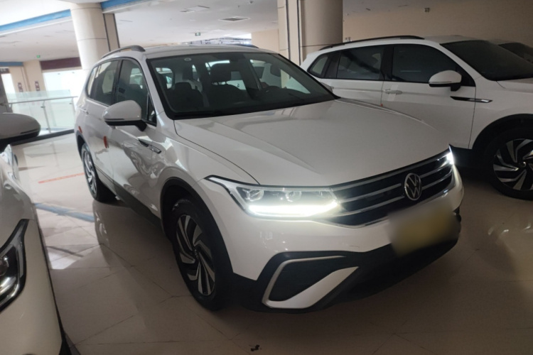 大众 途观L 2022款 330TSI 自动两驱舒享版车身外观3