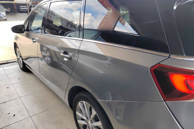 别克GL6 2019款 18T 6座互联豪华型 国V车身外观4