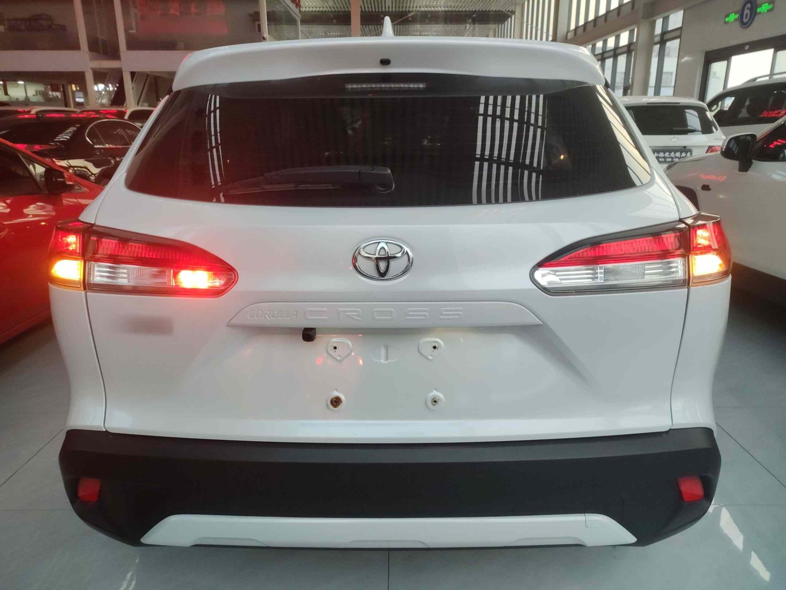 丰田 卡罗拉锐放 2022款 2.0L 精英版(4)