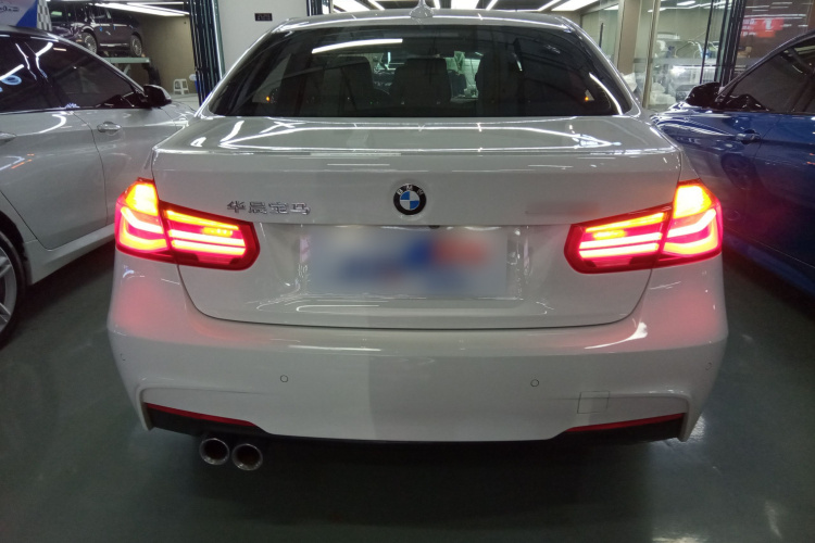 宝马3系 2019款 320i M运动套装车身外观6