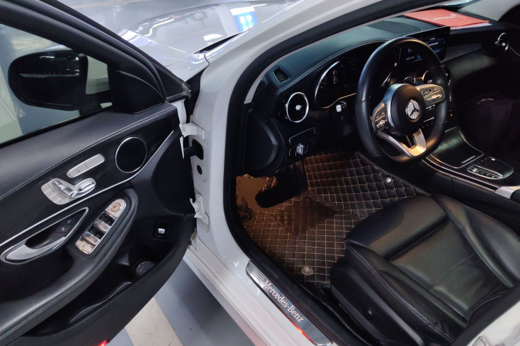 奔驰C级 2021款 C 260 L 运动版中控内饰20
