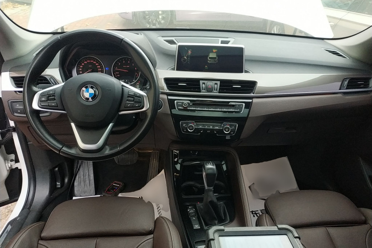 宝马X1 2018款 xDrive20Li 豪华型中控内饰12