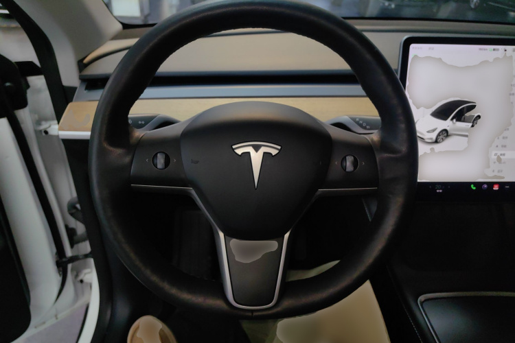 特斯拉 Model Y 2021款 长续航全轮驱动版中控内饰13