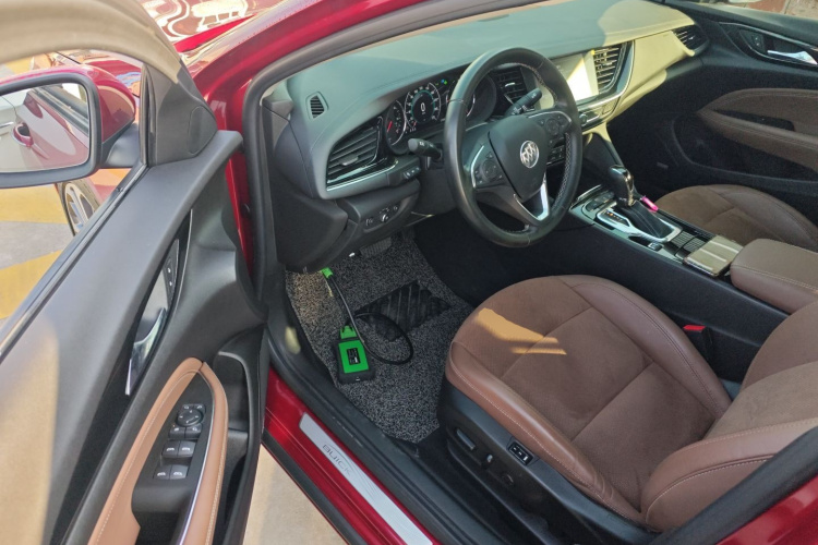 别克 君威 2017款 28T 尊享型中控内饰20