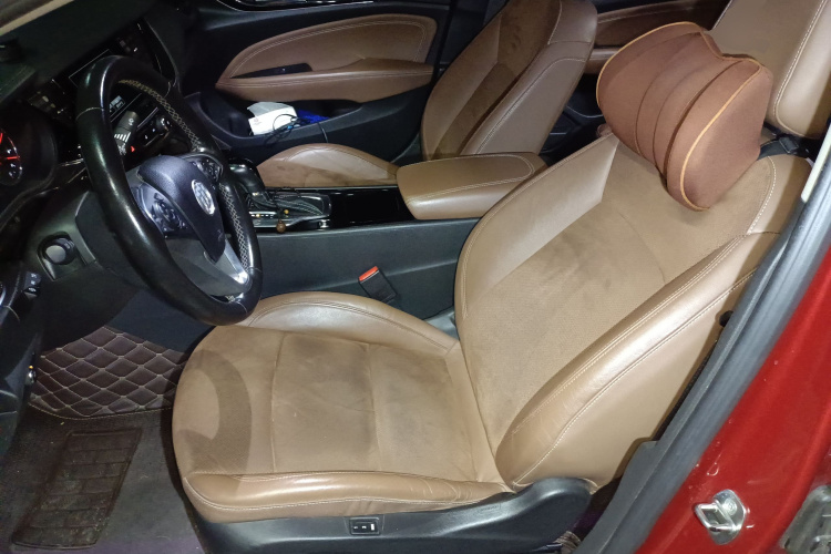 别克 君威 2017款 20T 尊贵型中控内饰19