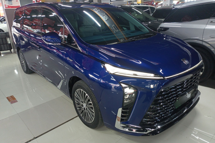 别克GL8新能源 2024款  陆尊 奢享版 7座车身外观3