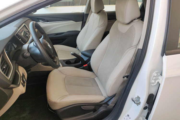 别克 英朗 2017款 15N 手动精英型中控内饰19