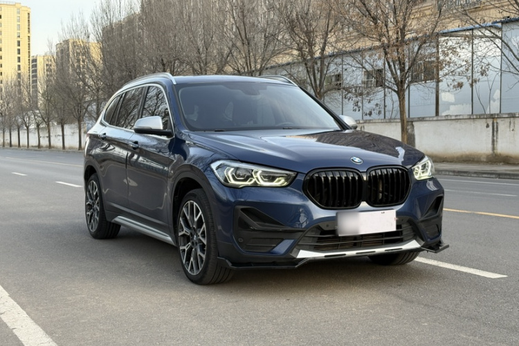 宝马X1 2021款 xDrive25Li 尊享型车身外观6001