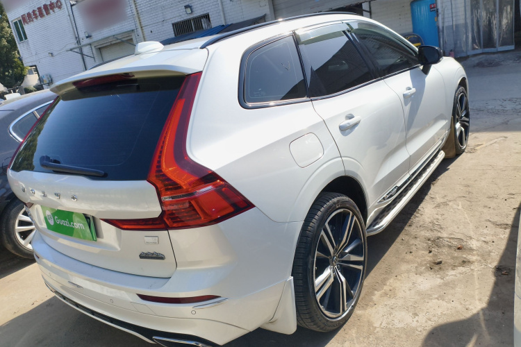 沃尔沃XC60新能源 2020款 T8 E驱混动 智远运动版车身外观7