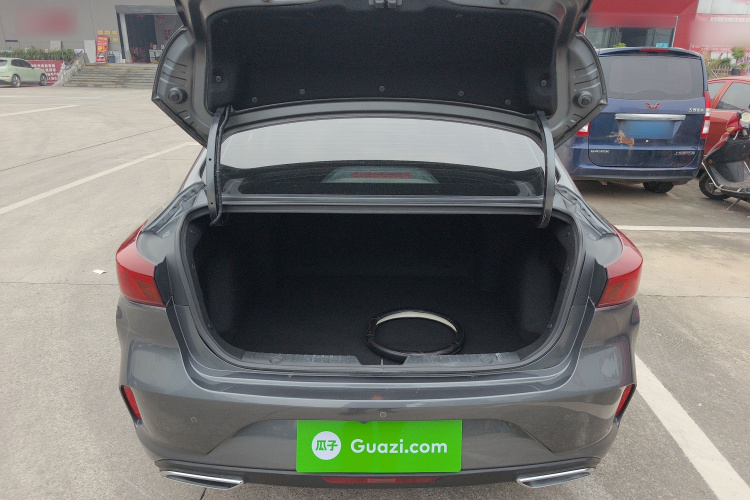 长安 逸动 2021款 PLUS 1.6L GDI 手动豪华型机舱底盘23