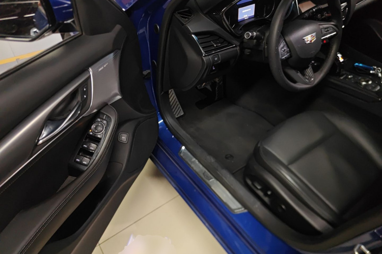 凯迪拉克CT5 2021款 28T 豪华型中控内饰7003