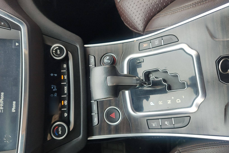 陆风X7 2015款 2.0T 全景尊贵版局部细节18