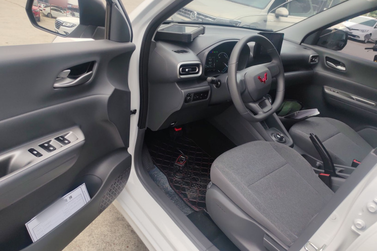 五菱汽车 五菱宏光新能源 2025款 增程式混动 50KM 舒适型中控内饰20