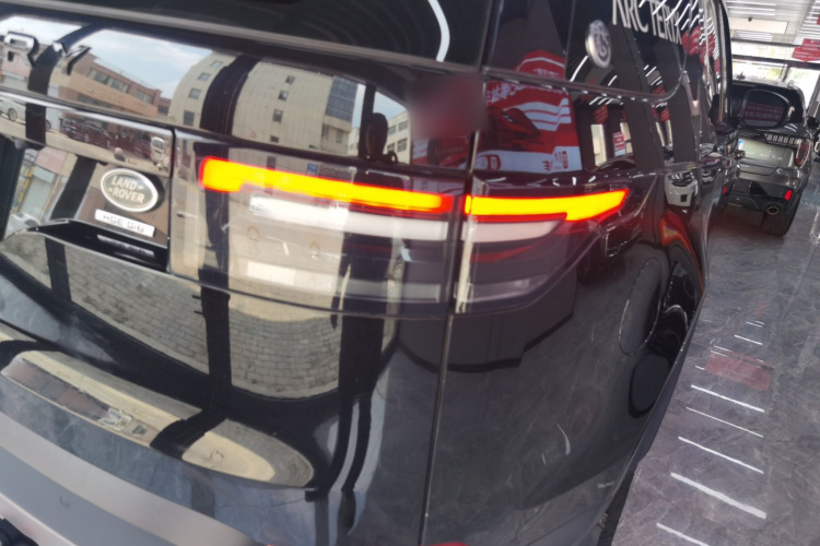 路虎 发现 2019款 2.0T SE车身外观9