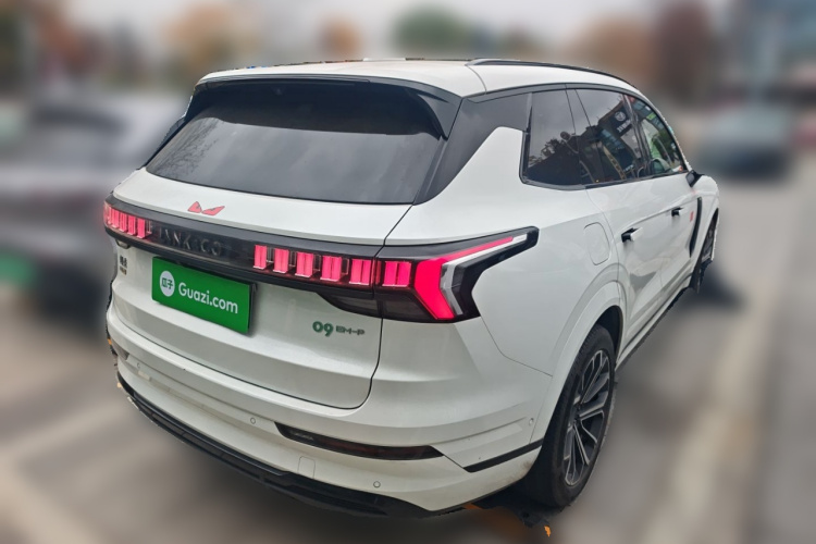 领克09 EM-P 2024款 2.0TD EM-P 四驱ULTRA 六座车身外观6005