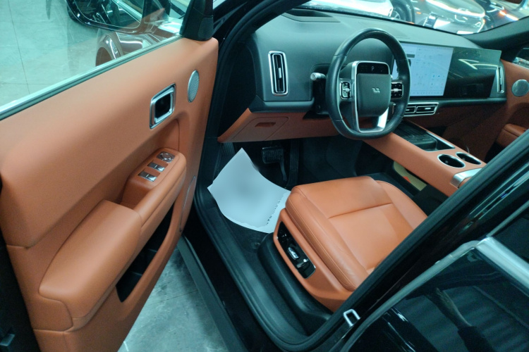 理想汽车 理想L8 2024款 Ultra中控内饰20