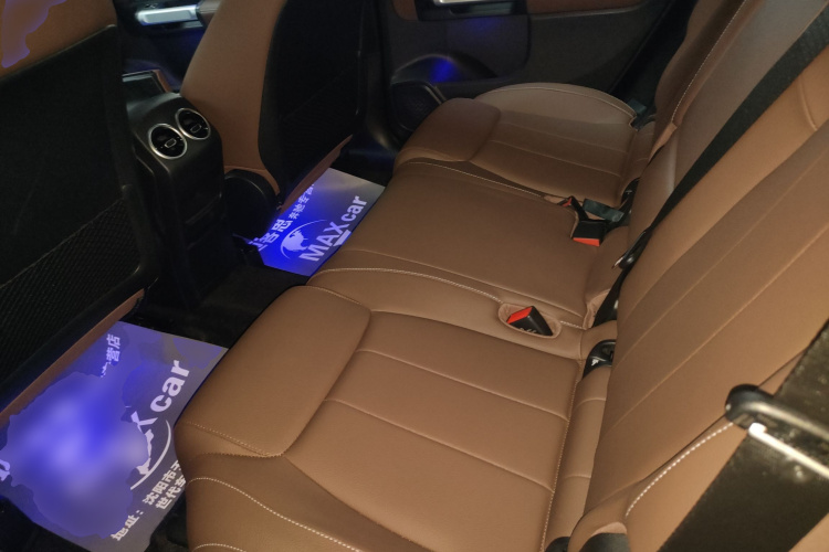 奔驰GLB 2025款 GLB 220 动感型中控内饰21