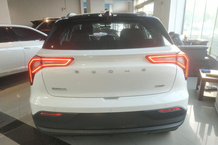 吉利几何E萤火虫 2024款 301km 星光车身外观6