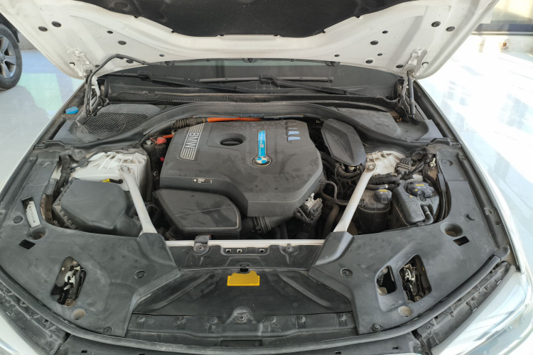 宝马5系新能源 2020款 里程升级版 530Le 豪华套装机舱底盘24