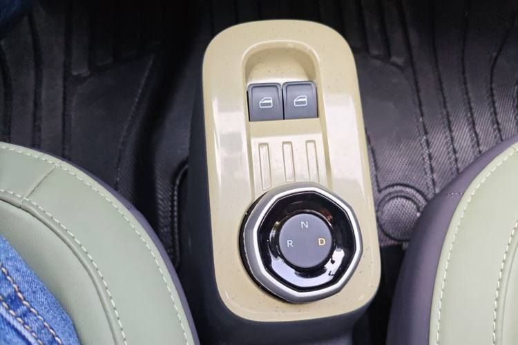 吉利银河 2024款 200km 熊猫骑士局部细节18