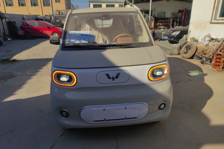 五菱汽车 宏光MINIEV 2024款 第三代 215km 青春版车身外观2