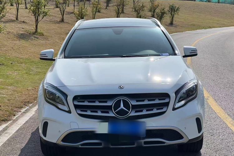 奔驰GLA 2019款 GLA 200 动感型车身外观6001