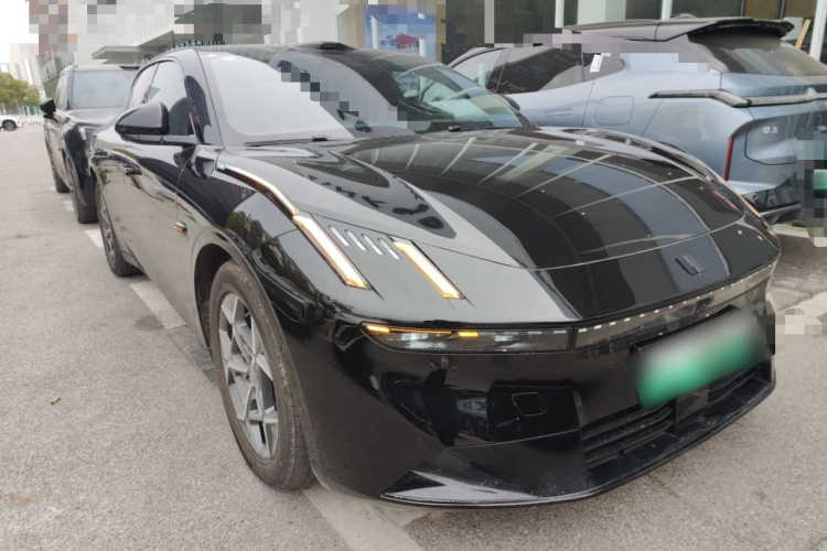 领克10 EM-P 2025款 120四驱Ultra车身外观6002