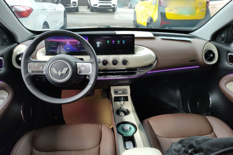 五菱汽车 五菱缤果 2023款 333km 灵犀互联+款中控内饰7002