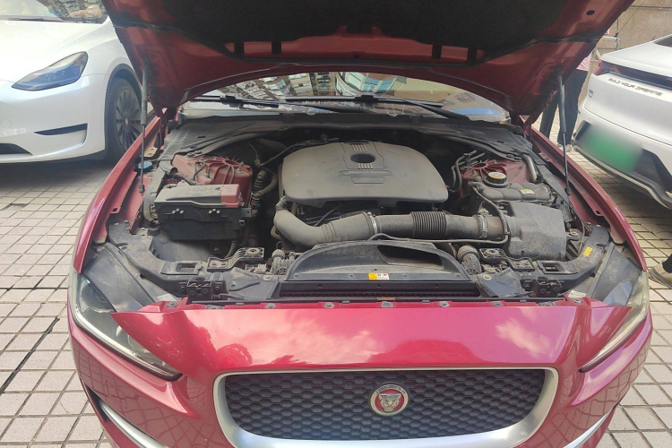 捷豹XE 2015款 2.0T 200PS R-Sport局部细节24