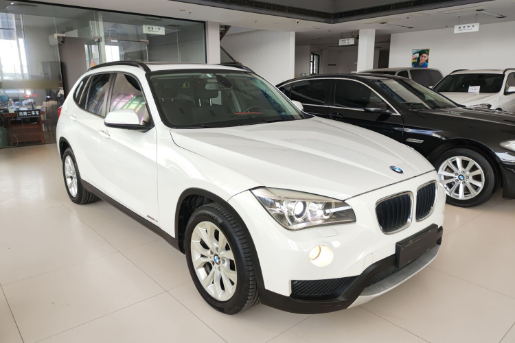 宝马X1 2013款 sDrive18i 领先型车身外观3