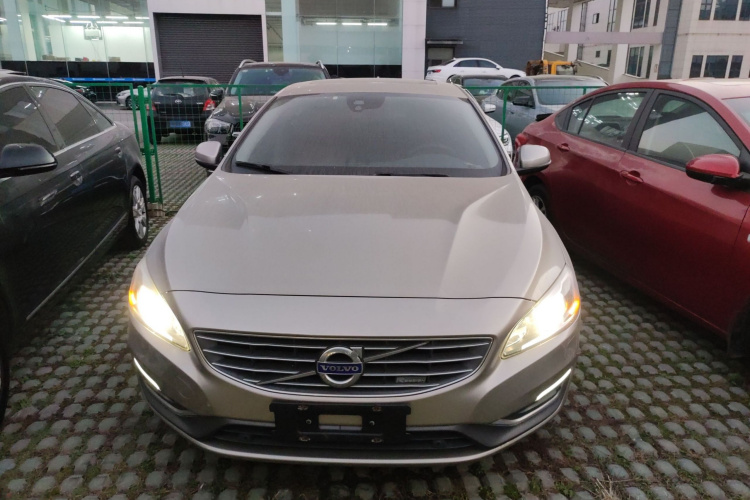 沃尔沃S60 2014款 S60L 2.0T 智远版车身外观2