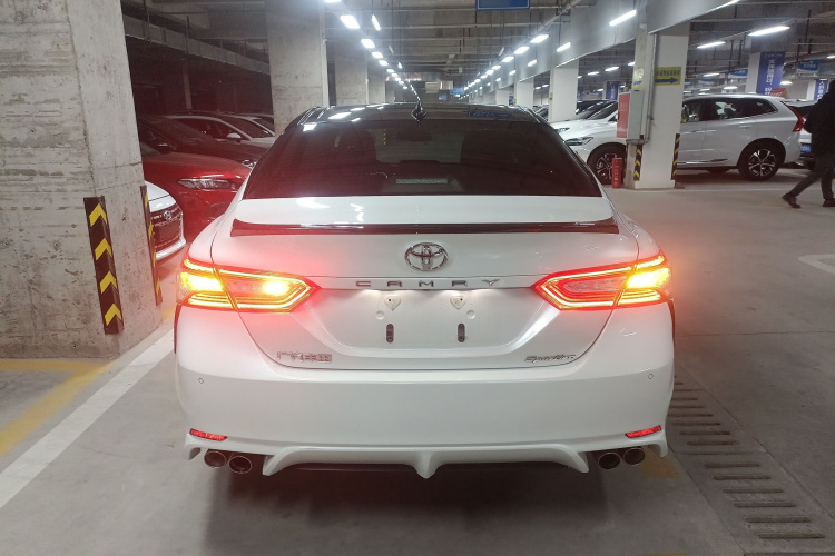 丰田 凯美瑞 2021款 2.5S 锋尚版车身外观6