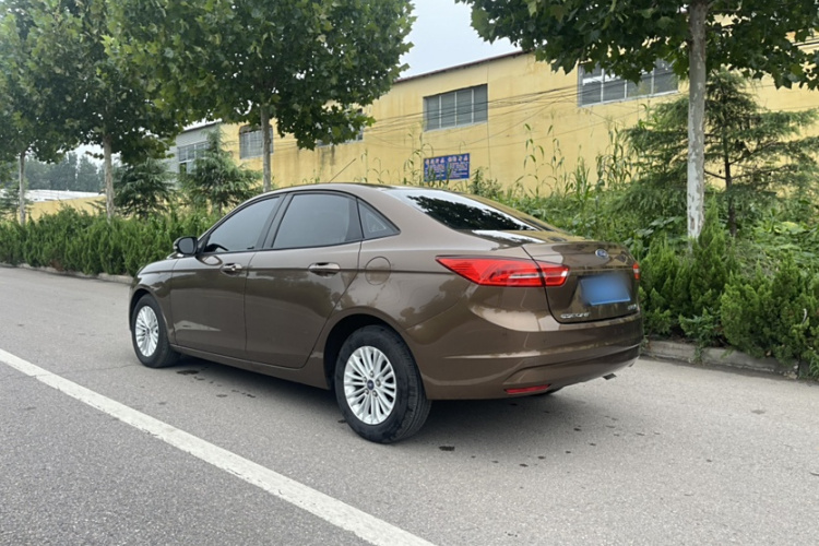 福特 福睿斯 2015款 1.5L 手动舒适型车身外观6008