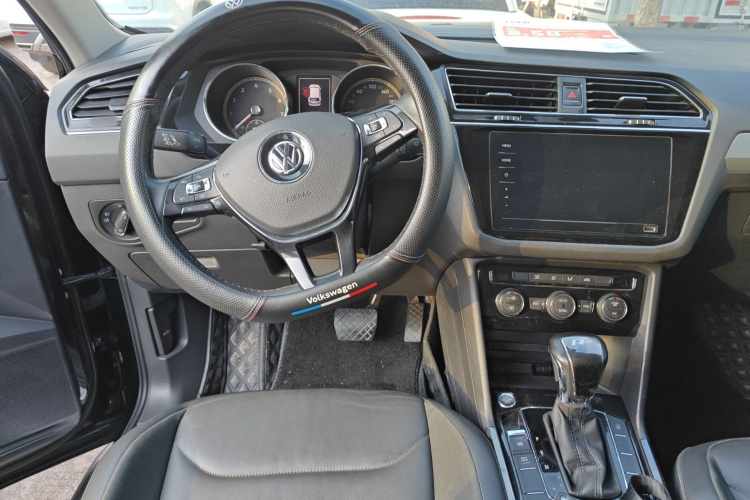 大众 途观L 2020款 330TSI 自动两驱全景舒适版 国VI中控内饰13