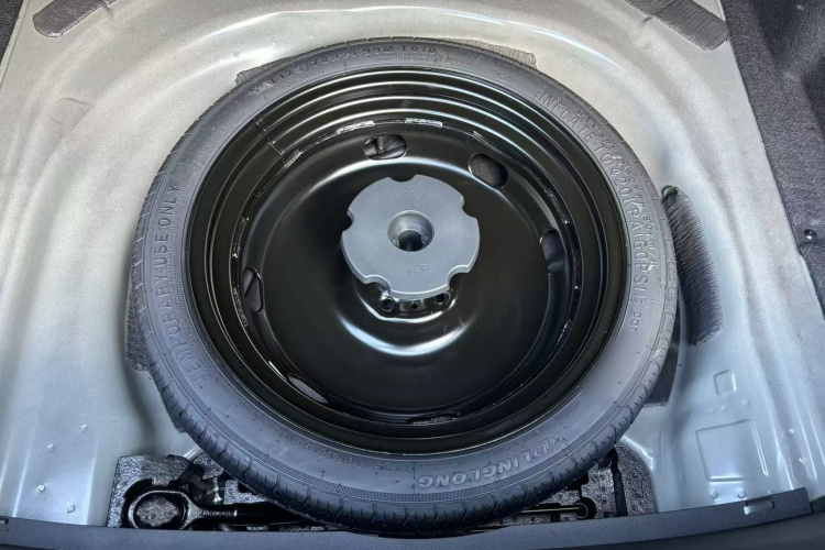 大众 帕萨特 2024款 280TSI 商务版中控内饰7012