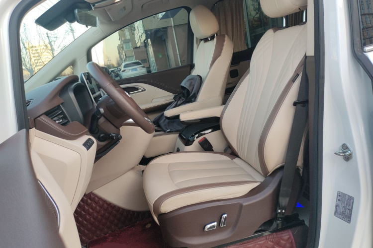 奔腾M9 2023款 2.0T 尊享型中控内饰19