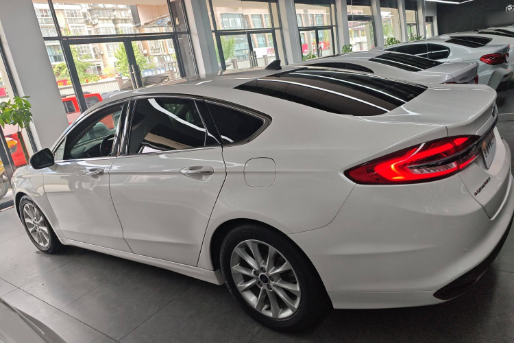 福特 蒙迪欧 2017款 改款 EcoBoost 180 时尚型车身外观6003