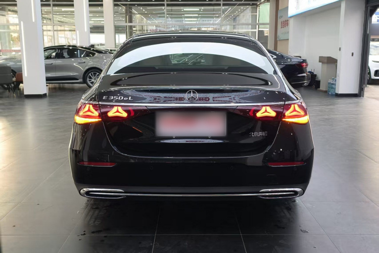 奔驰E级新能源 2024款 E 350 e L 插电式混合动力运动轿车车身外观6002