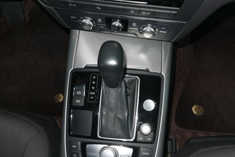 奥迪A6L 2016款 TFSI 技术型中控内饰7001