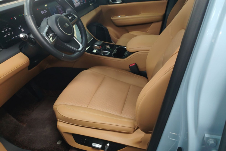 理想汽车 理想ONE 2021款 增程6座版中控内饰19