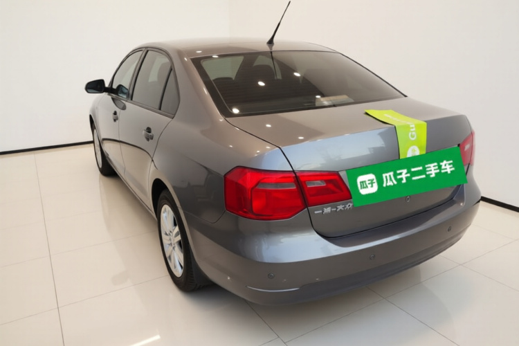 大众 捷达 2013款 1.6L 手动时尚型车身外观5