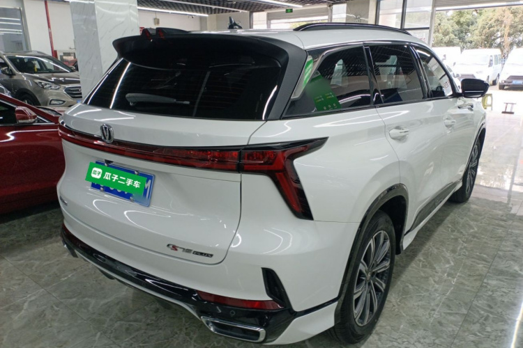 长安CS75 PLUS 2024款 第三代 冠军版 1.5T 智驾劲航型车身外观7