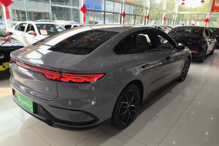 比亚迪 汉 2025款 DM-i 125KM尊贵型车身外观7